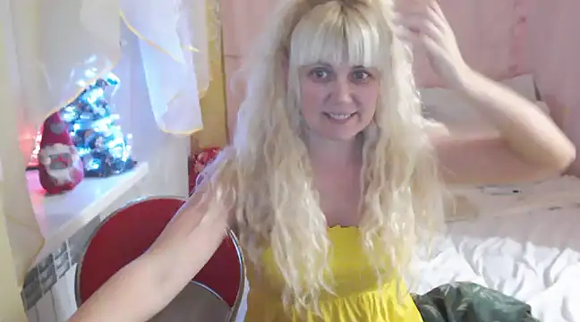 SunnySylvia online show from 12/25/24, 05:26