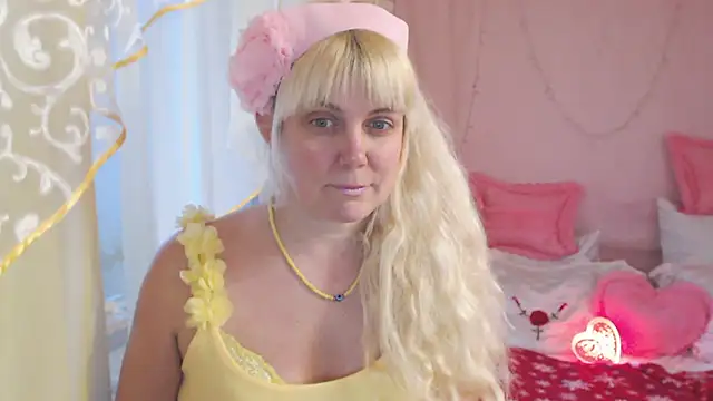 SunnySylvia online show from 02/02/25, 02:24