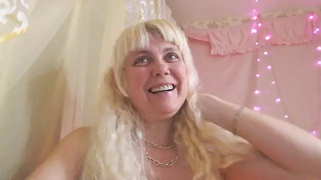 SunnySylvia online show from 02/12/26, 06:03