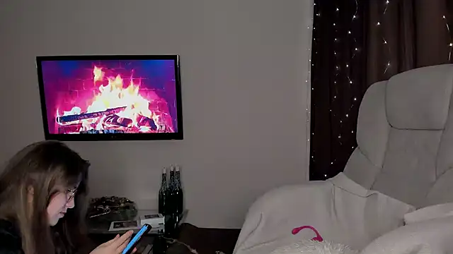 SeasonalSomeone online show from 02/08/25, 04:57