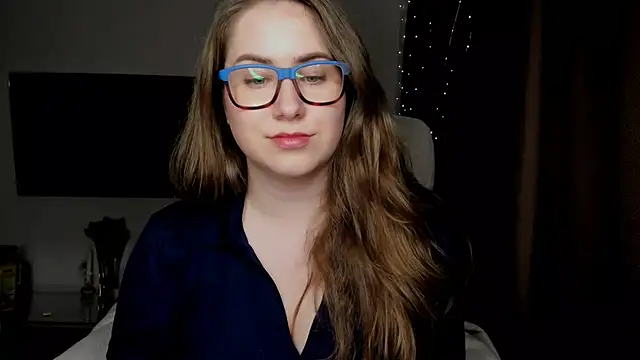 SeasonalSomeone online show from 11/21/25, 03:11