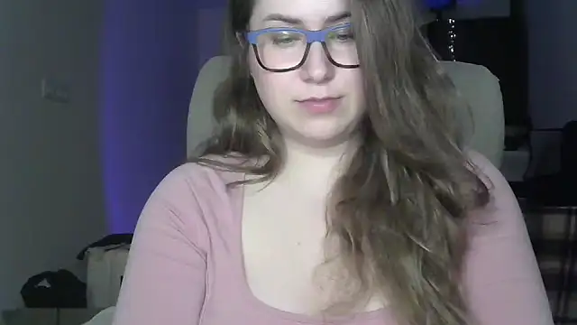 SeasonalSomeone online show from 05/17/26, 11:23