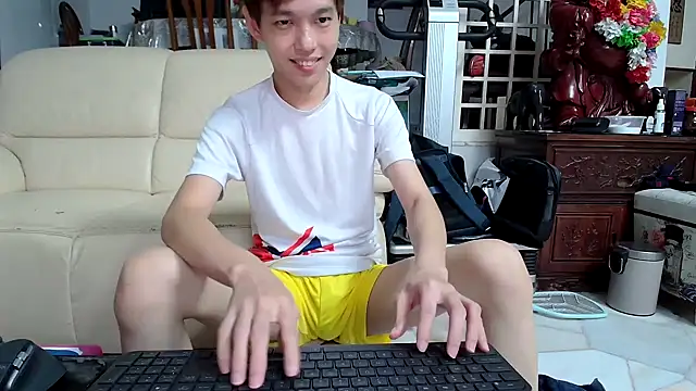 Snapshot of andrewooi chatting on 12/08/24, 11:46 andrewooi online show from 12/08/24, 11:46