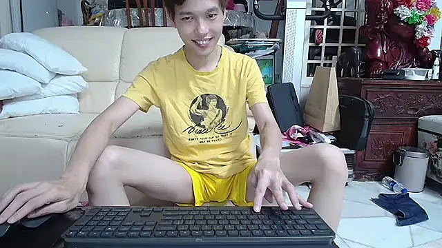 Snapshot of andrewooi chatting on 12/22/24, 11:44 andrewooi online show from 12/22/24, 11:44