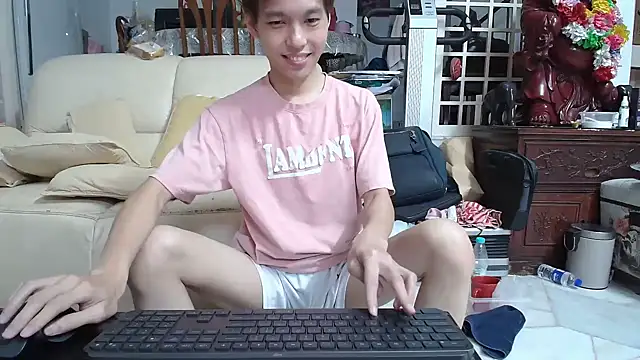 Snapshot of andrewooi chatting on 12/28/24, 04:41 andrewooi online show from 12/28/24, 04:41