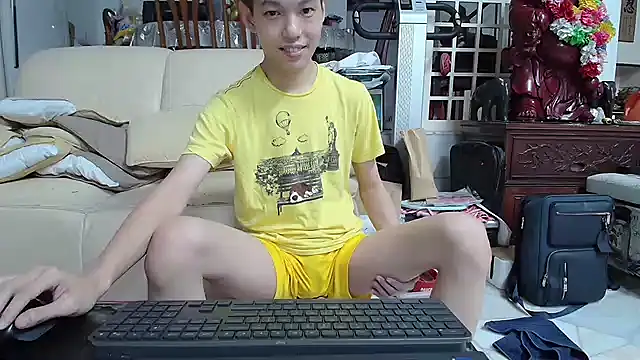 Snapshot of andrewooi chatting on 01/18/25, 11:00 andrewooi online show from 01/18/25, 11:00