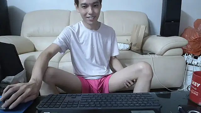 Snapshot of andrewooi chatting on 02/05/25, 10:22 andrewooi online show from 02/05/25, 10:22