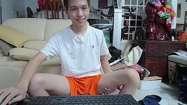 Snapshot of andrewooi chatting on 02/15/25, 09:05 andrewooi online show from 02/15/25, 09:05