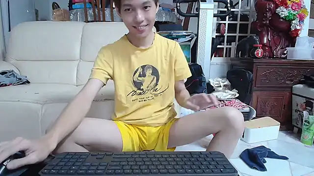 Snapshot of andrewooi chatting on 03/09/25, 02:10 andrewooi online show from 03/09/25, 02:10