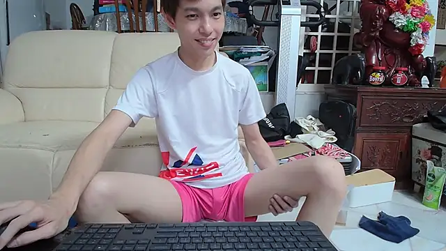 Snapshot of andrewooi chatting on 03/12/25, 06:44 andrewooi online show from 03/12/25, 06:44