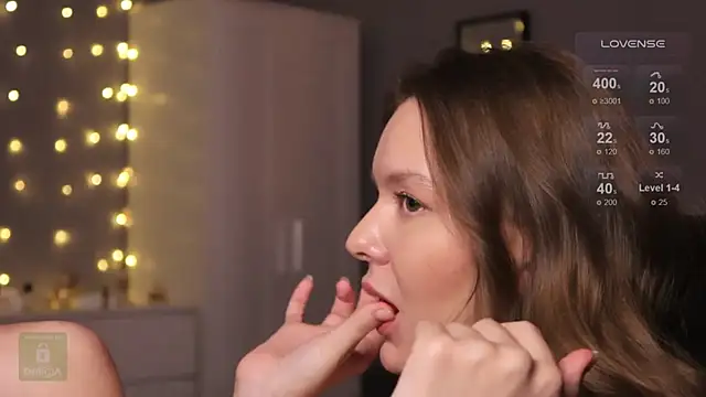 Snapshot of Hit-girl- chatting on 01/30/25, 08:53 Hit-girl- online show from 01/30/25, 08:53