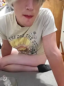 Snapshot of MaddyC6992 chatting on 12/07/24, 06:43 MaddyC6992 online show from 12/07/24, 06:43