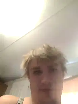 Snapshot of MaddyC6992 chatting on 10/30/25, 06:30 MaddyC6992 online show from 10/30/25, 06:30