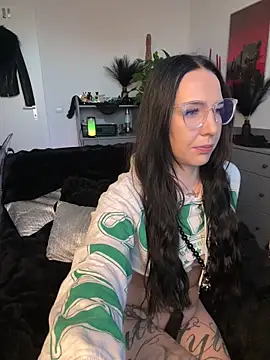 Trixie-Tainted online show from 03/03/26, 04:46