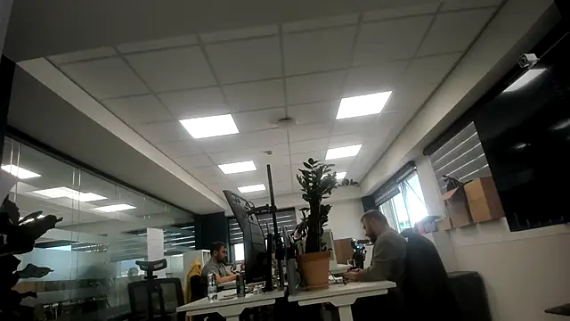 Snapshot of fmodel chatting on 02/20/25, 12:47 fmodel online show from 02/20/25, 12:47