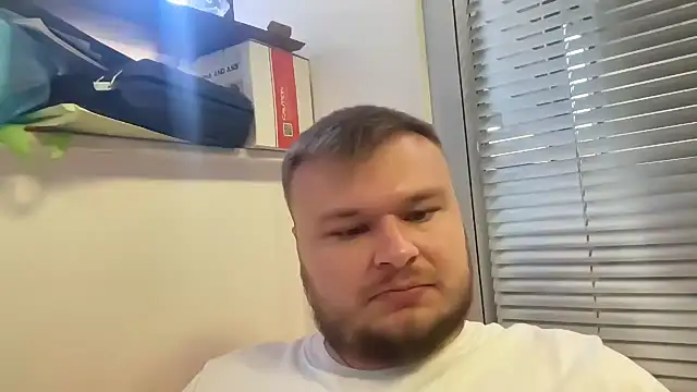 Snapshot of fmodel chatting on 09/18/25, 09:44 fmodel online show from 09/18/25, 09:44