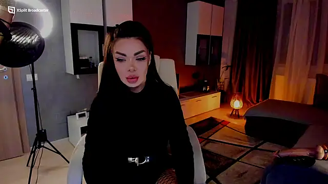 Snapshot of Miss_kay1111 chatting on 12/11/24, 03:58 Miss kay1111 online show from 12/11/24, 03:58