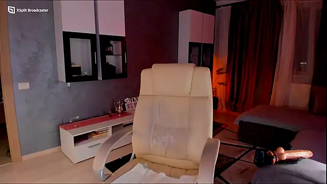 Snapshot of Miss_kay1111 chatting on 02/13/25, 04:17 Miss kay1111 online show from 02/13/25, 04:17