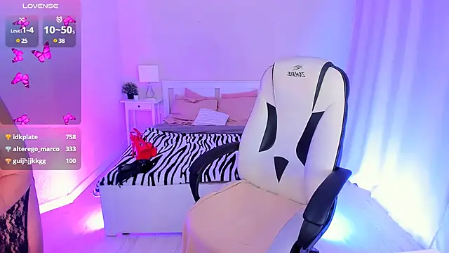 HelenaRegal online show from 01/19/25, 04:57