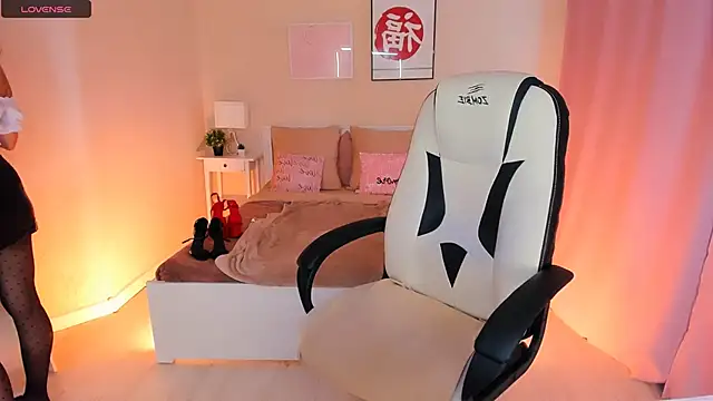 HelenaRegal online show from 09/14/25, 01:54