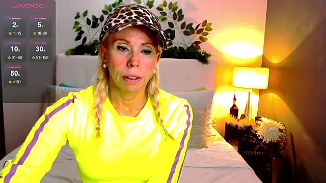 Luci evans online show from 01/18/25, 02:47