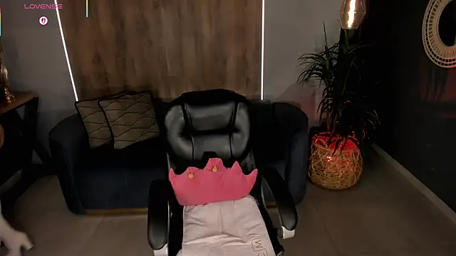 DannieSmith1 online show from 04/08/26, 11:16