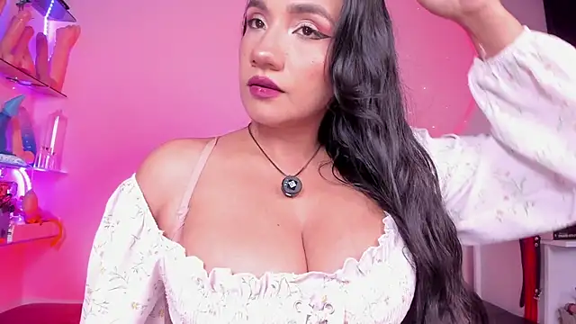 christymilkk online show from 11/19/25, 12:43