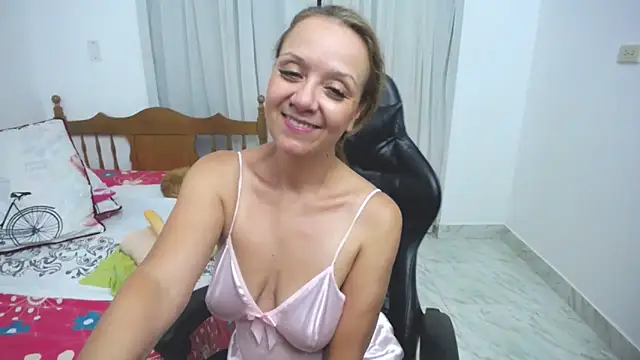 Snapshot of yeslluisa chatting on 03/01/25, 12:28 yeslluisa online show from 03/01/25, 12:28