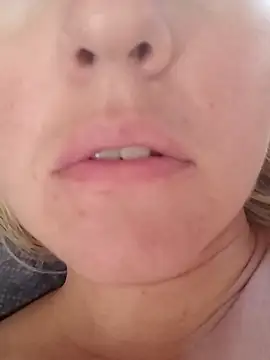 Snapshot of Mllesha74000 chatting on 10/01/25, 02:34 Mllesha74000 online show from 10/01/25, 02:34