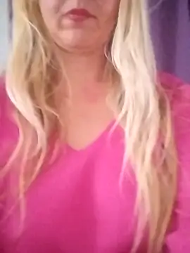 Snapshot of Mllesha74000 chatting on 11/19/25, 03:34 Mllesha74000 online show from 11/19/25, 03:34