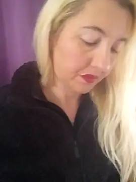 Snapshot of Mllesha74000 chatting on 12/05/25, 01:42 Mllesha74000 online show from 12/05/25, 01:42