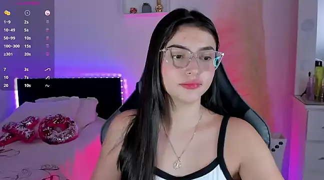 Snapshot of esmeralda_colllins chatting on 03/18/25, 01:09 esmeralda colllins online show from 03/18/25, 01:09