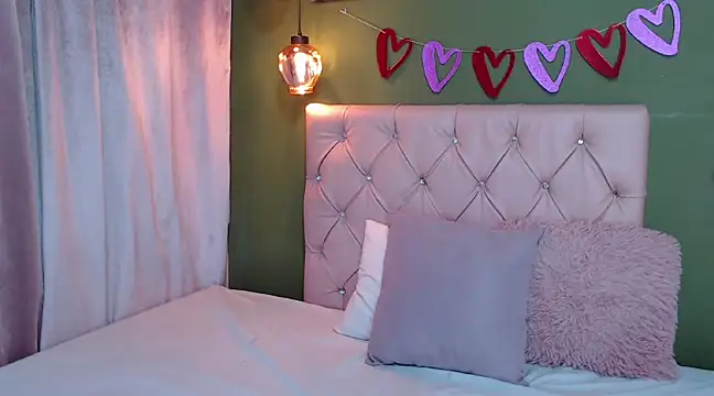 Snapshot of Sharloth_milf chatting on 02/17/25, 03:53 Sharloth milf online show from 02/17/25, 03:53