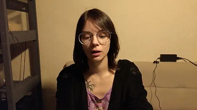 Snapshot of alyssa_sweet chatting on 12/17/24, 10:11 alyssa sweet online show from 12/17/24, 10:11