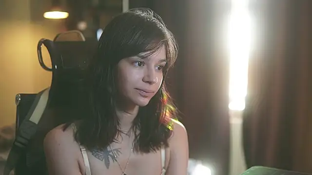 Snapshot of alyssa_sweet chatting on 09/17/25, 04:25 alyssa sweet online show from 09/17/25, 04:25