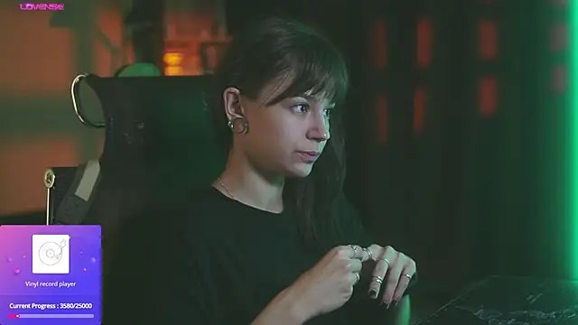 Snapshot of alyssa_sweet chatting on 10/13/25, 05:40 alyssa sweet online show from 10/13/25, 05:40