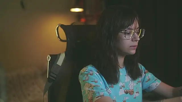 Snapshot of alyssa_sweet chatting on 10/16/25, 04:57 alyssa sweet online show from 10/16/25, 04:57