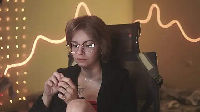 alyssa sweet online show from 04/17/26, 03:53