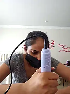 Snapshot of DirtySnowball69 chatting on 01/11/25, 11:34 DirtySnowball69 online show from 01/11/25, 11:34