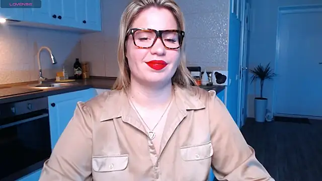 Snapshot of HotTiffani chatting on 01/24/25, 08:13 HotTiffani online show from 01/24/25, 08:13