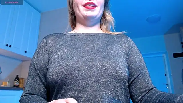 Snapshot of HotTiffani chatting on 01/25/25, 04:35 HotTiffani online show from 01/25/25, 04:35