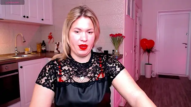 Snapshot of HotTiffani chatting on 02/23/25, 12:05 HotTiffani online show from 02/23/25, 12:05