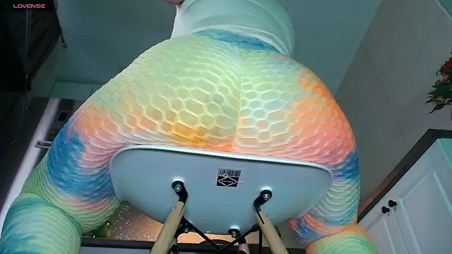 Snapshot of HotTiffani chatting on 03/05/25, 12:11 HotTiffani online show from 03/05/25, 12:11