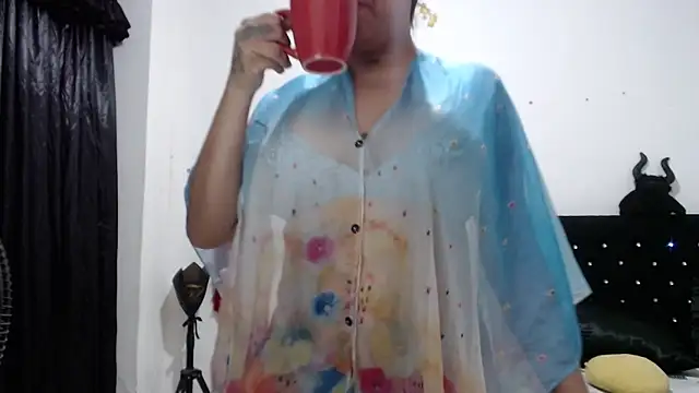 venuz mendoza20 online show from 11/26/25, 01:34