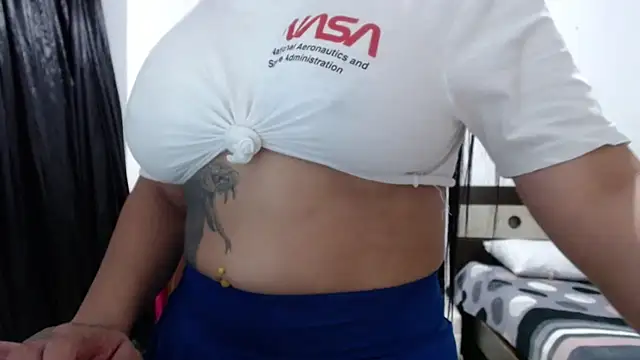 venuz mendoza20 online show from 02/17/26, 02:35