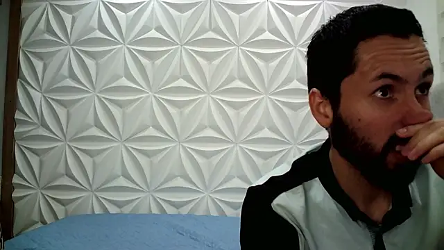 Snapshot of jerryandjessica chatting on 12/19/24, 10:21 jerryandjessica online show from 12/19/24, 10:21