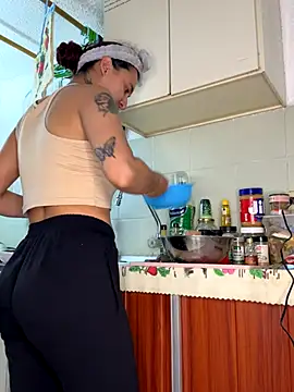 Snapshot of deepthroatlatina chatting on 09/09/25, 06:29 deepthroatlatina online show from 09/09/25, 06:29