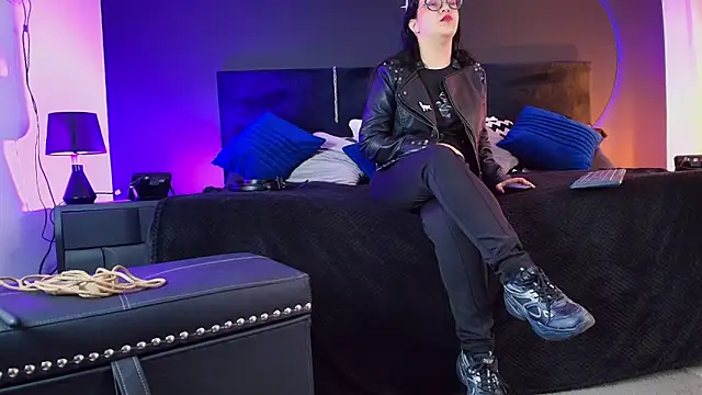  Jade 16 online show from 03/28/26, 11:32