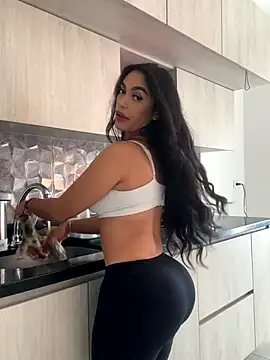 Snapshot of emma_andrew1 chatting on 11/23/25, 07:57 emma andrew1 online show from 11/23/25, 07:57