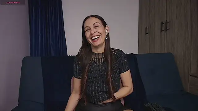 Swetisabella01 online show from 05/16/26, 12:51